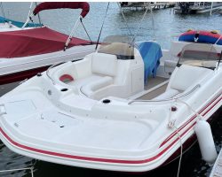Best Deck Boats On The Market: (Top 6)