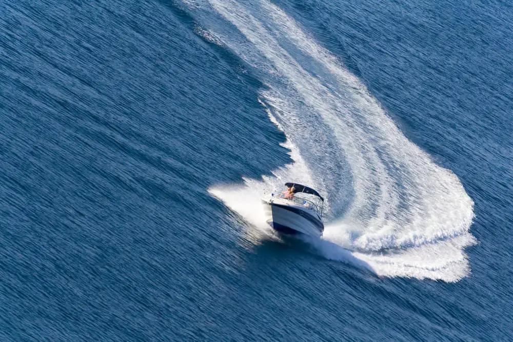 What Determines If A Speed Is Safe For Your Boat? - Project Boating