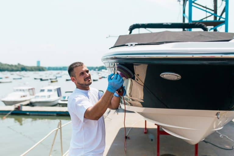 removing-leaf-stains-from-fiberglass-boat