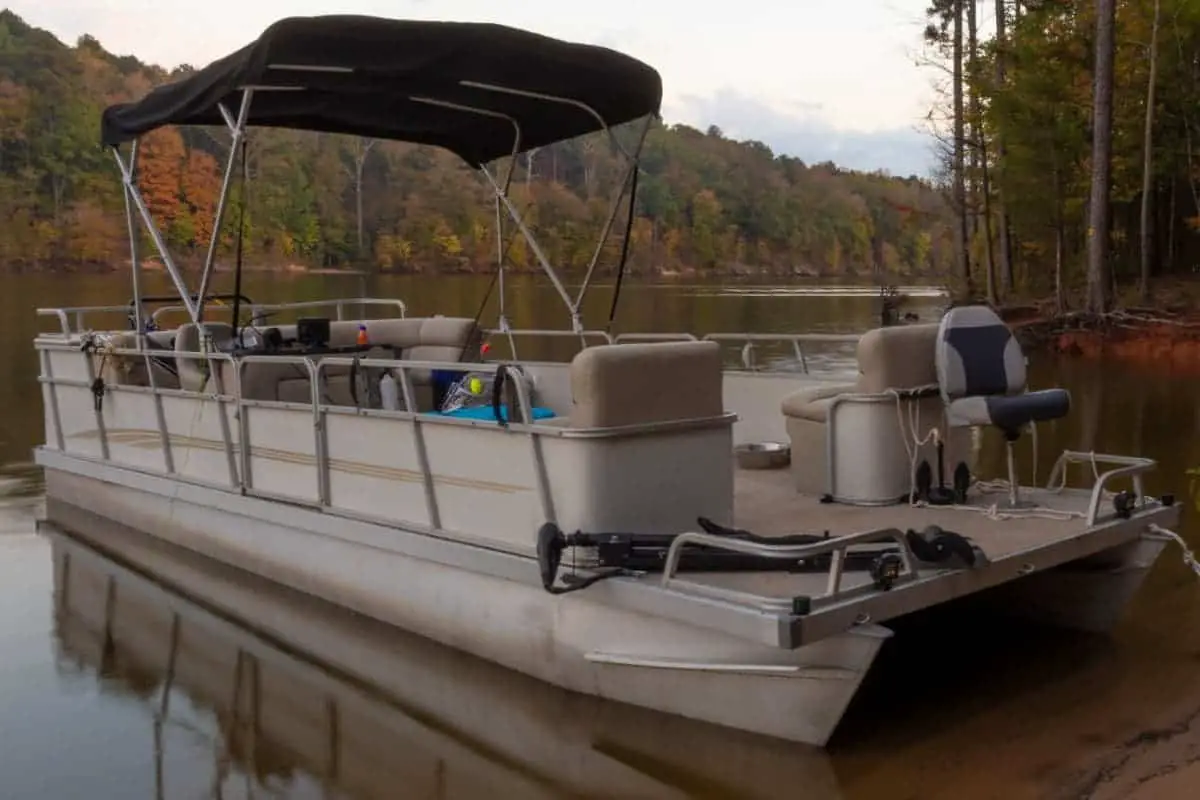 What Is The Best Trolling Motor For Pontoon Boats? (Buyers Guide
